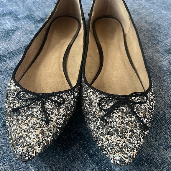 Old Navy Flat Shoes - Picture 1 of 3